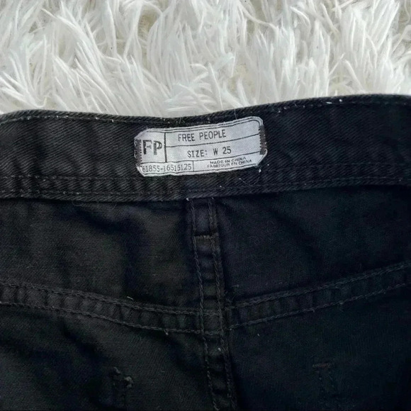 Free People Womens Shorts Black True Distressed Denim Size 25 - Picture 3 of 10